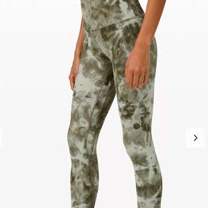 NWOT Lululemon Diamond Dye 28” leggings green, 6